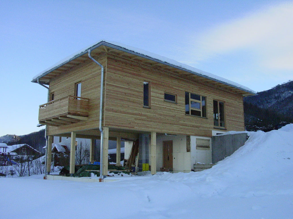 Straw bale house in Traunkirchen / Upper Austria