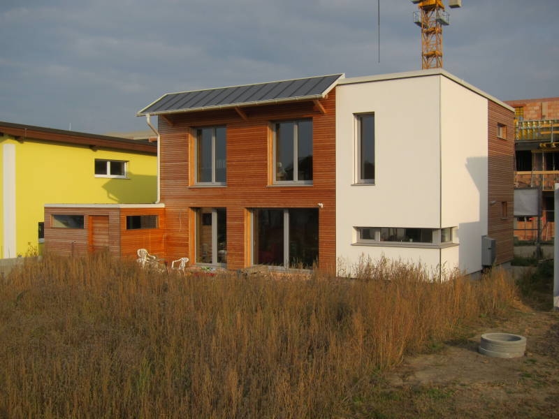 Freestanding passive house