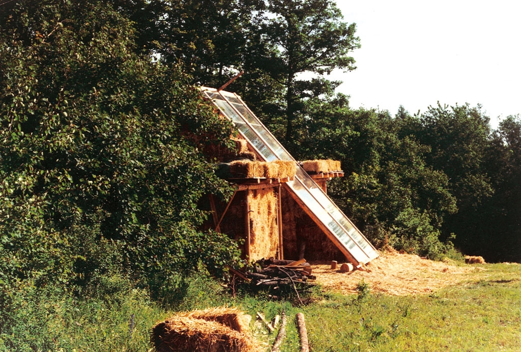 Experimental building: 1st straw building in Austria